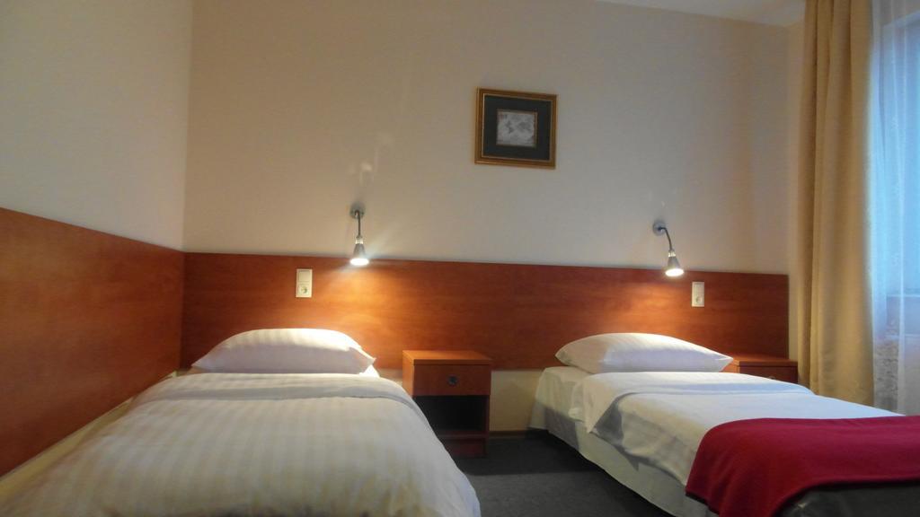 Hotel Julianow Warsaw Bilik gambar