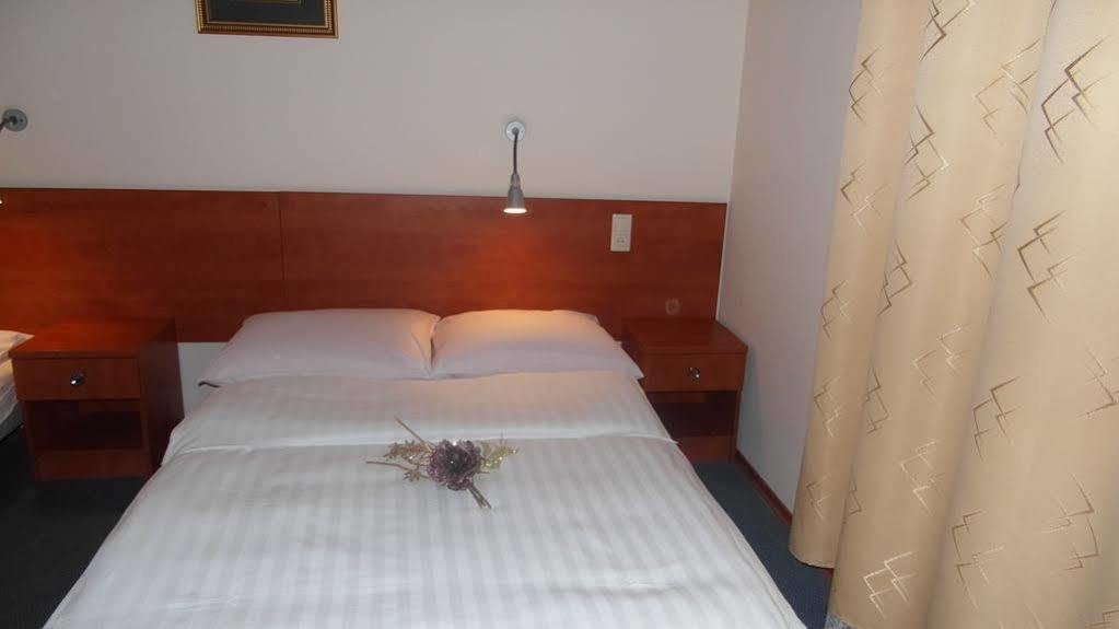 Hotel Julianow Warsaw Luaran gambar
